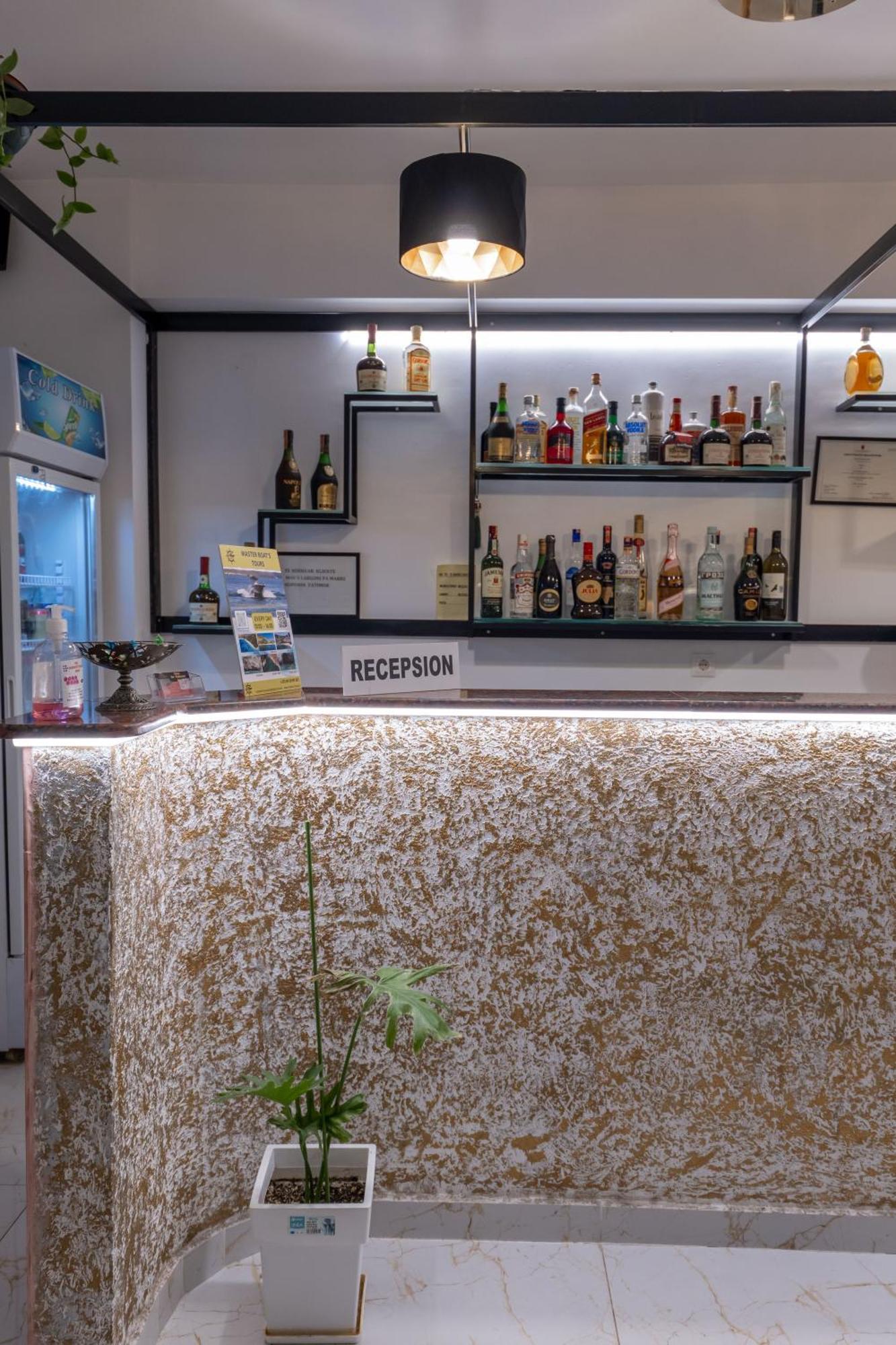 Hotel Elite Sarandë Buitenkant foto