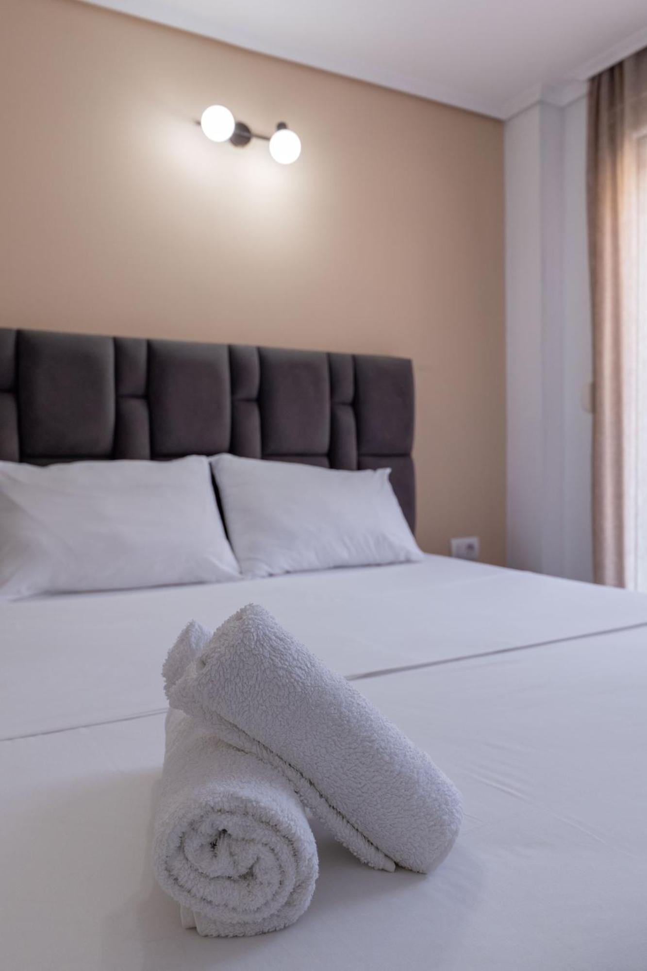 Hotel Elite Sarandë Buitenkant foto